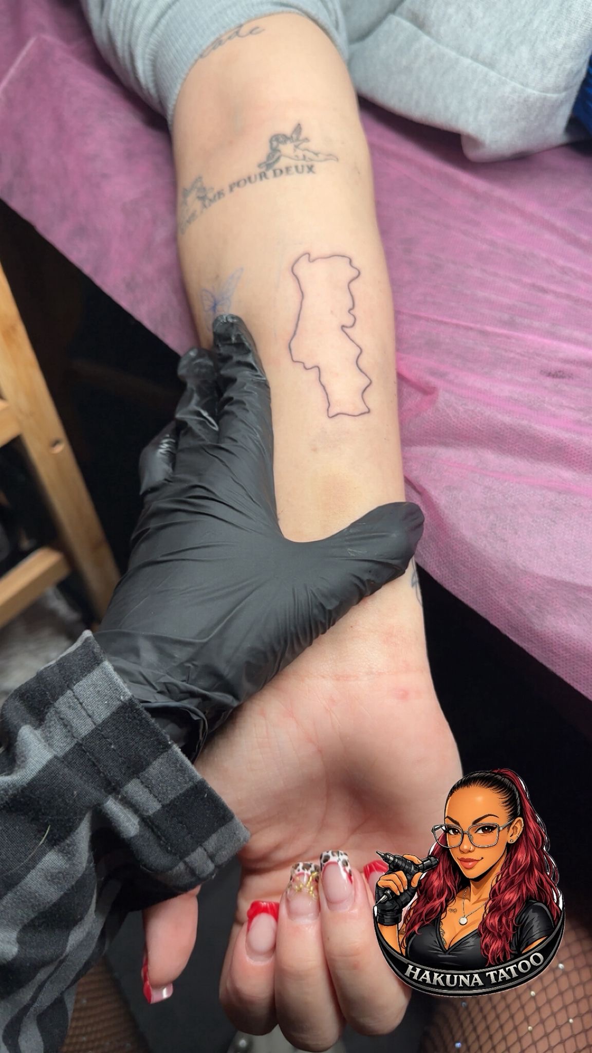 Tatouage fineline papillon